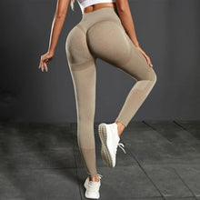 Load image into Gallery viewer, Women&#39;s Seamless Workout Leggings
